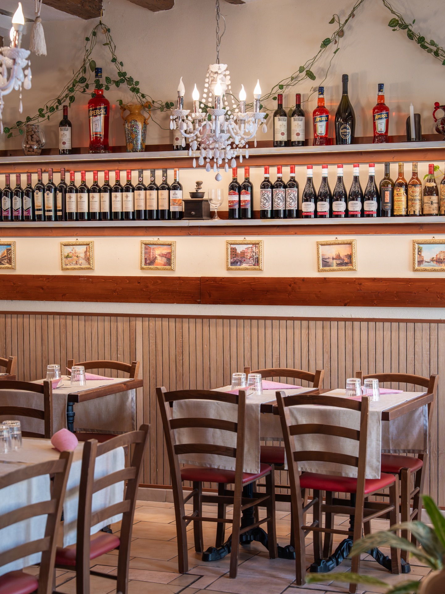 Atmosfera serale della trattoria